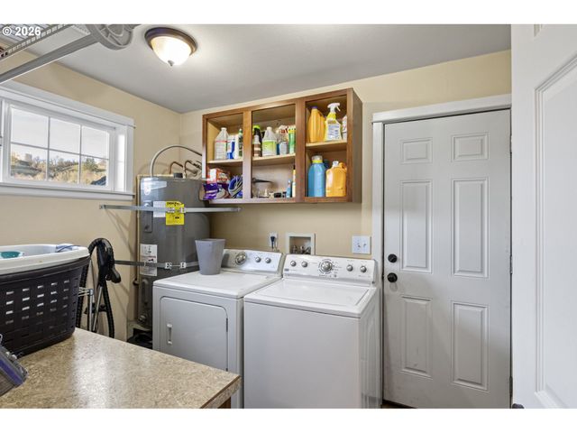 777 OAK St, Oakland, OR 97462