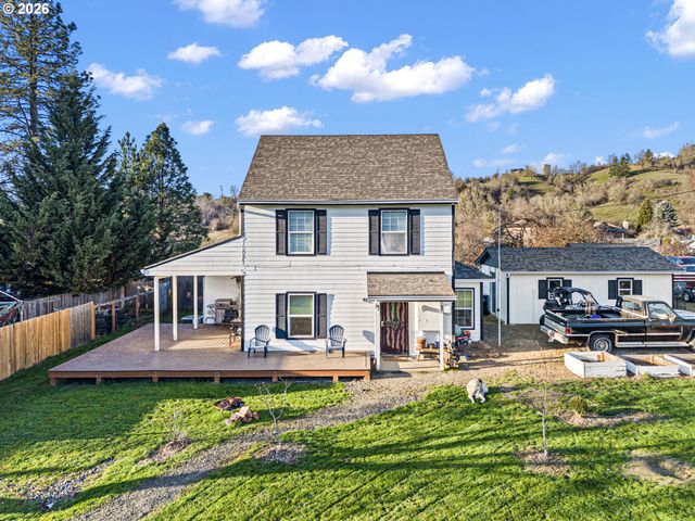 777 OAK St, Oakland, OR 97462