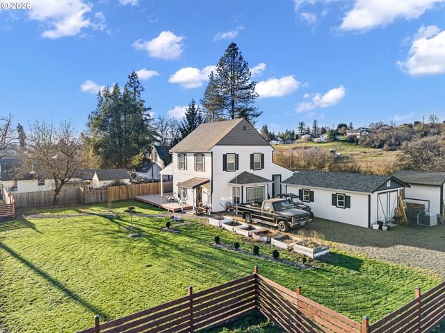 777 OAK St, Oakland, OR 97462