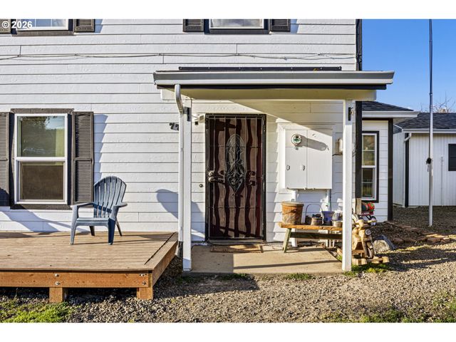 777 OAK St, Oakland, OR 97462