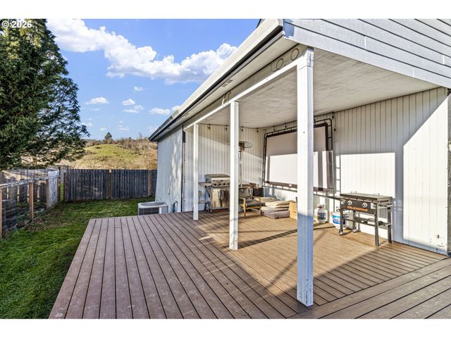 777 OAK St, Oakland, OR 97462