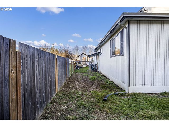 777 OAK St, Oakland, OR 97462