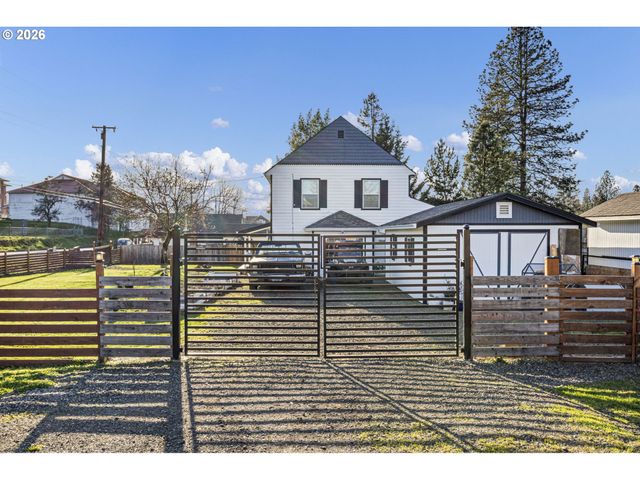 777 OAK St, Oakland, OR 97462