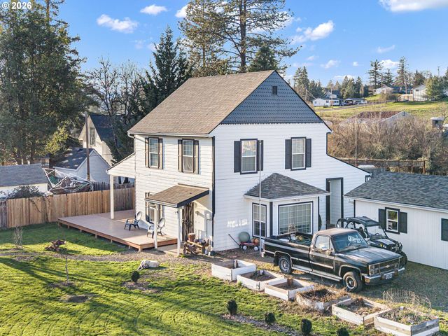 777 OAK St, Oakland, OR 97462