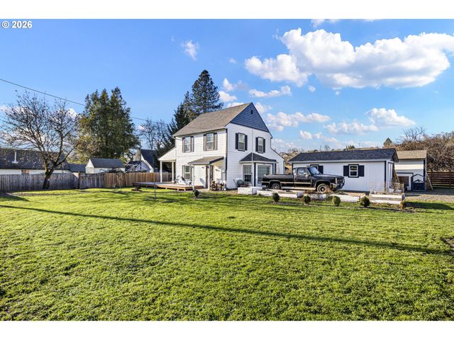 777 OAK St, Oakland, OR 97462