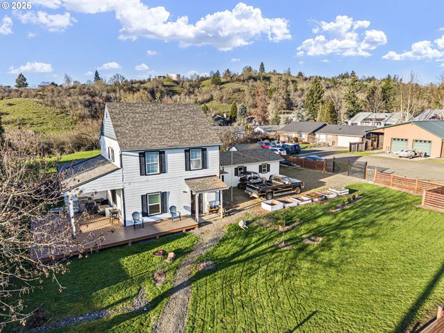 777 OAK St, Oakland, OR 97462