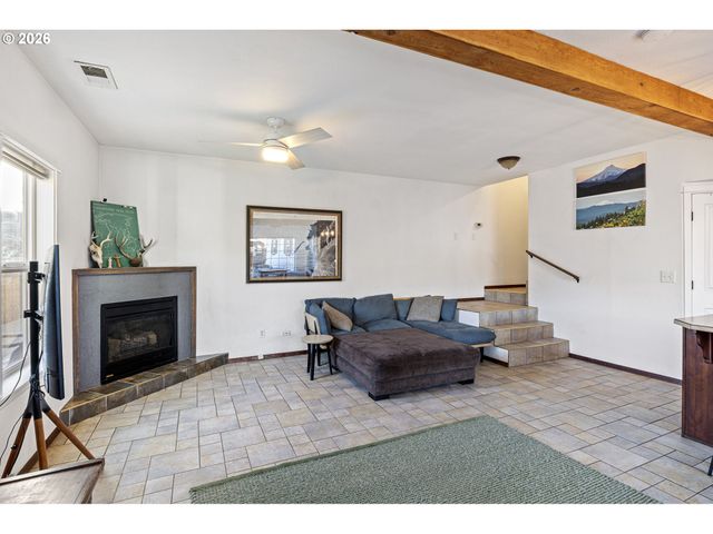 777 OAK St, Oakland, OR 97462