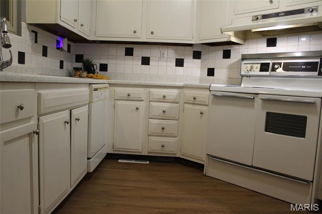 5003 Cavalier Court, Godfrey, IL 62035