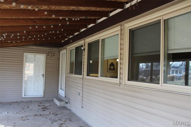 5003 Cavalier Court, Godfrey, IL 62035