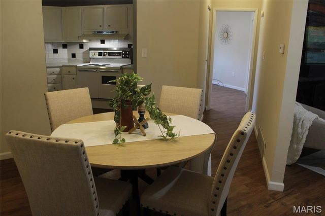 5003 Cavalier Court, Godfrey, IL 62035