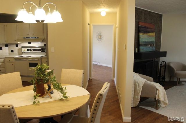 5003 Cavalier Court, Godfrey, IL 62035