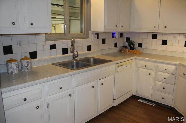 5003 Cavalier Court, Godfrey, IL 62035