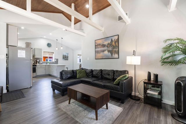 643 Villa Grove Avenue, Big Bear, CA 92314