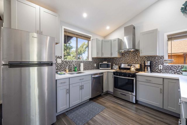 643 Villa Grove Avenue, Big Bear, CA 92314