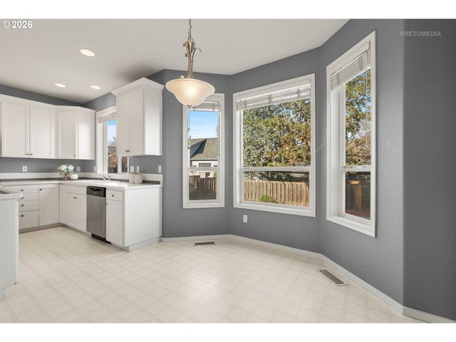 9135 Sw STONO Dr, Tualatin, OR 97062