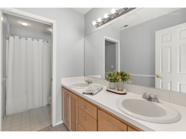 9135 Sw STONO Dr, Tualatin, OR 97062