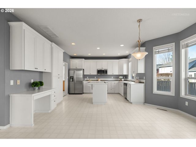 9135 Sw STONO Dr, Tualatin, OR 97062