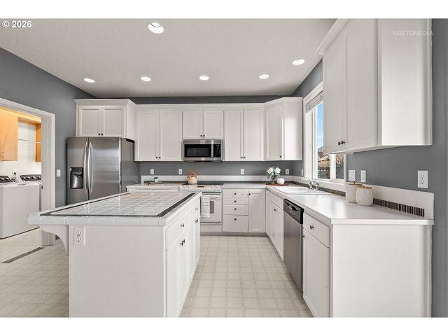 9135 Sw STONO Dr, Tualatin, OR 97062