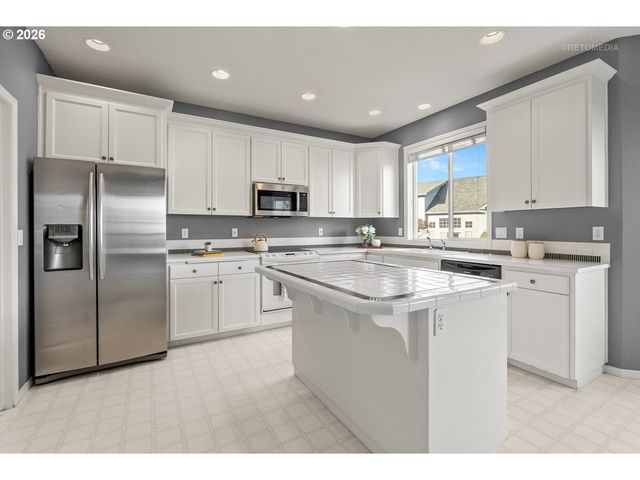 9135 Sw STONO Dr, Tualatin, OR 97062