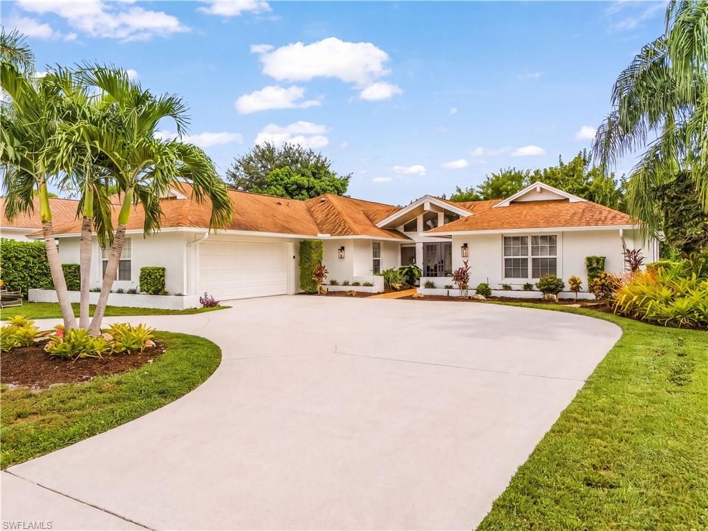 2472 Pine Woods CIR 17, NAPLES, FL 34105 — photo 2