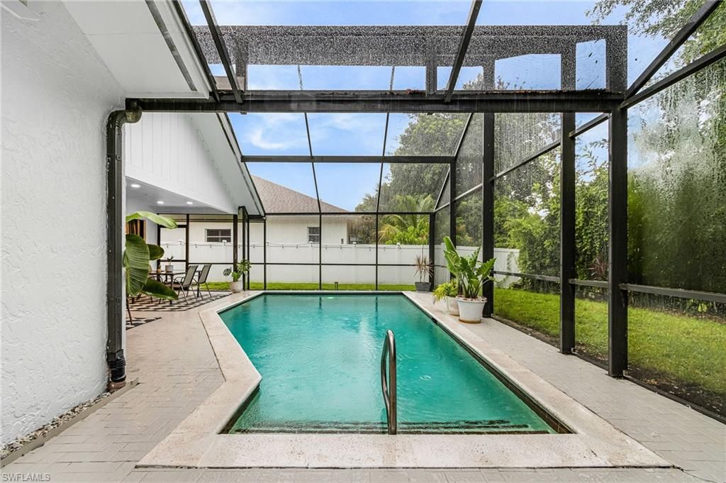 2472 Pine Woods CIR 17, NAPLES, FL 34105 — photo 4
