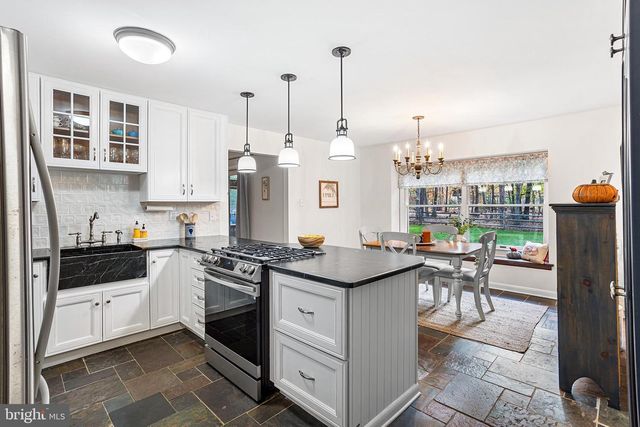 12 DICKSON DR, Medford, NJ 08055