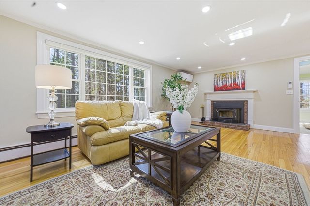 12 Joseph Reed Ln, Acton, MA 01720