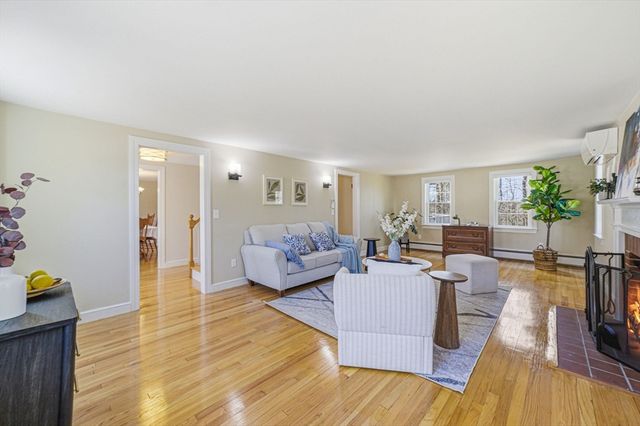 12 Joseph Reed Ln, Acton, MA 01720