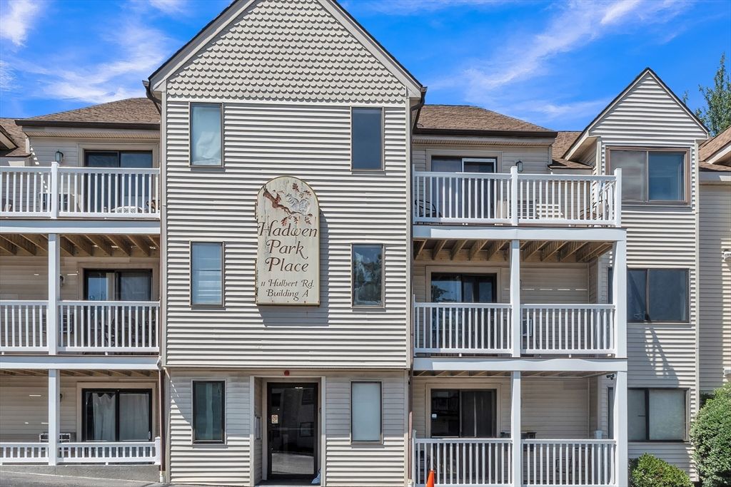 11 Hulbert Rd 8, Worcester, MA 01603