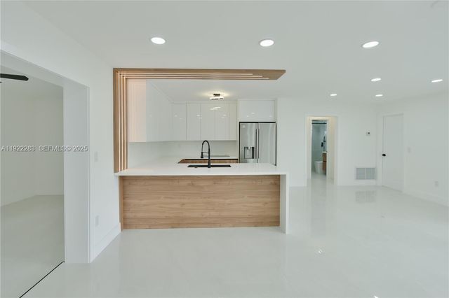 6321 Farragut St, Hollywood, FL 33024