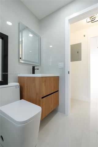 6321 Farragut St, Hollywood, FL 33024