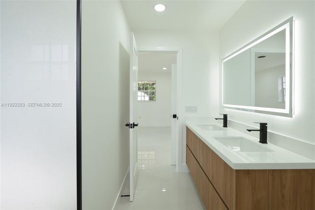 6321 Farragut St, Hollywood, FL 33024