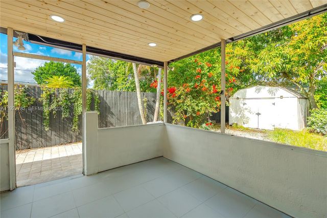 6321 Farragut St, Hollywood, FL 33024