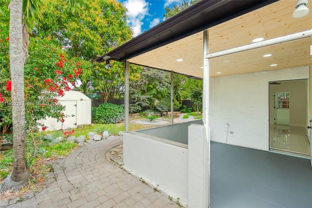 6321 Farragut St, Hollywood, FL 33024