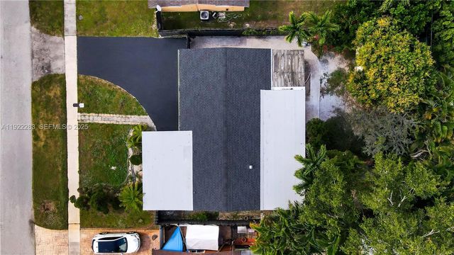 6321 Farragut St, Hollywood, FL 33024