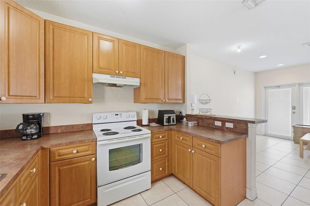 911 NE 12th Avenue, Pompano Beach, FL 33060