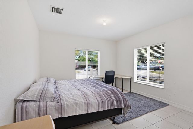 911 NE 12th Avenue, Pompano Beach, FL 33060