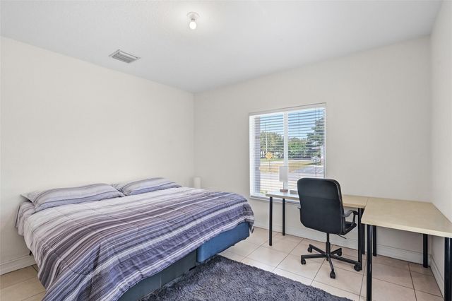 911 NE 12th Avenue, Pompano Beach, FL 33060