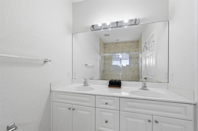 911 NE 12th Avenue, Pompano Beach, FL 33060