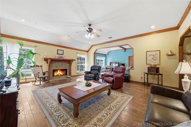 202 S 173rd West Avenue, Sand Springs, OK 74063