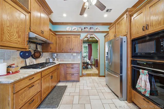202 S 173rd West Avenue, Sand Springs, OK 74063