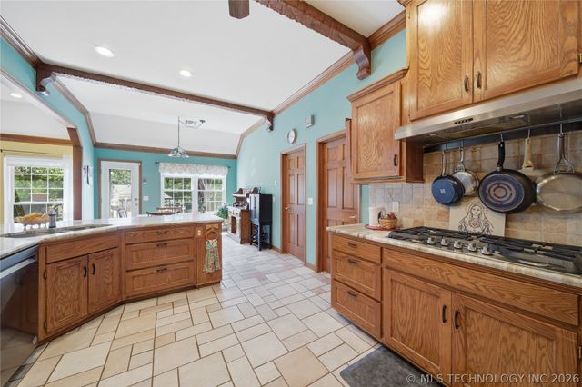 202 S 173rd West Avenue, Sand Springs, OK 74063