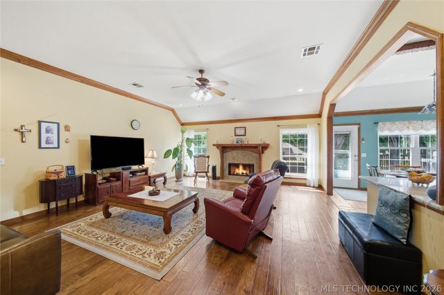 202 S 173rd West Avenue, Sand Springs, OK 74063