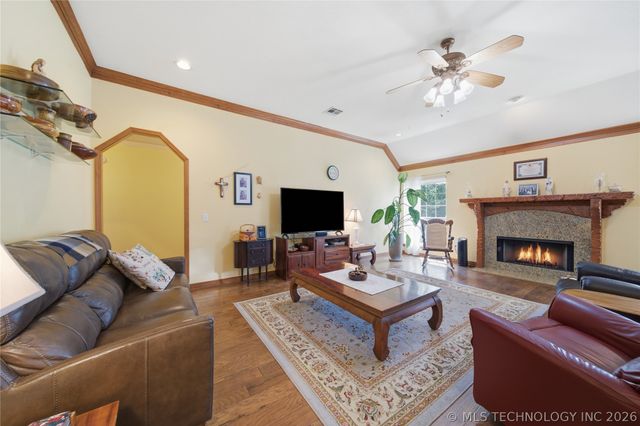 202 S 173rd West Avenue, Sand Springs, OK 74063