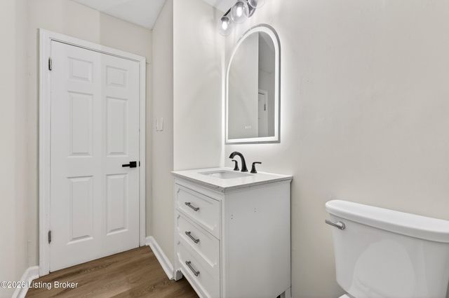 10413 Grafton Hall Rd, Louisville, KY 40272