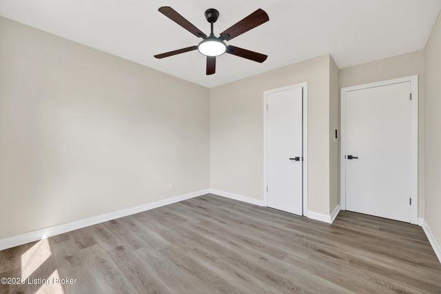 10413 Grafton Hall Rd, Louisville, KY 40272