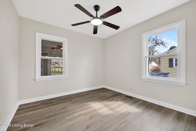 10413 Grafton Hall Rd, Louisville, KY 40272