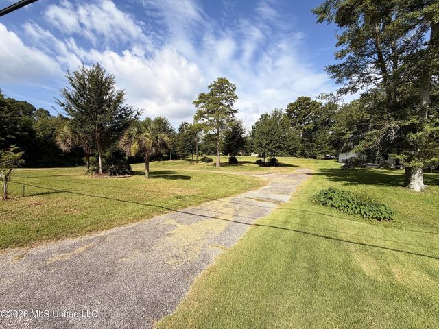 5917 Ridge Road, Ocean Springs, MS 39564