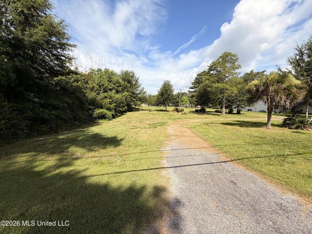 5917 Ridge Road, Ocean Springs, MS 39564