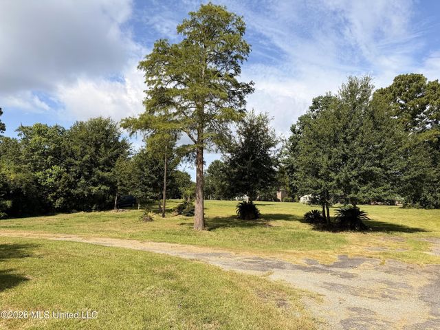 5917 Ridge Road, Ocean Springs, MS 39564